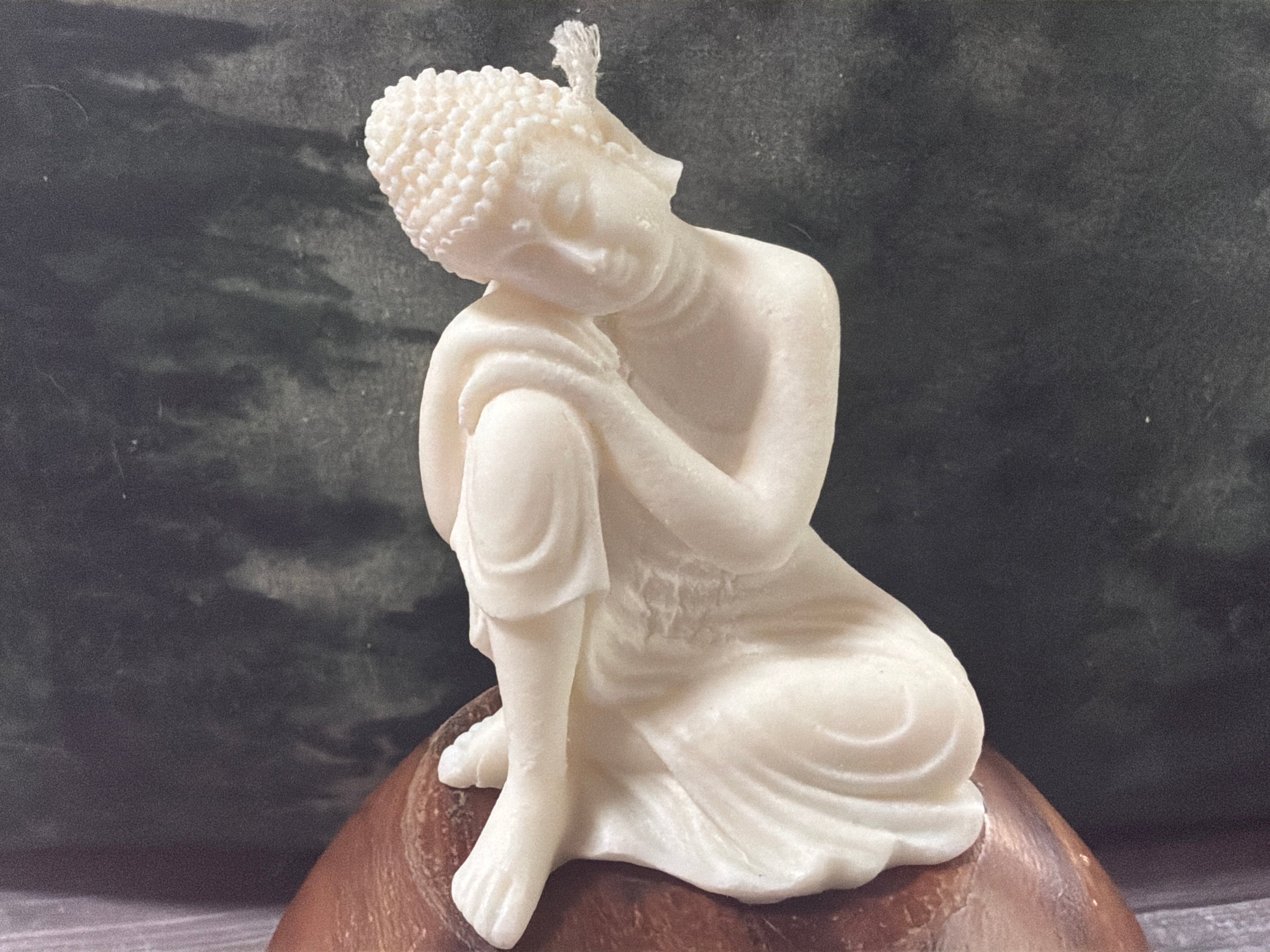 DREAMING BUDDHA