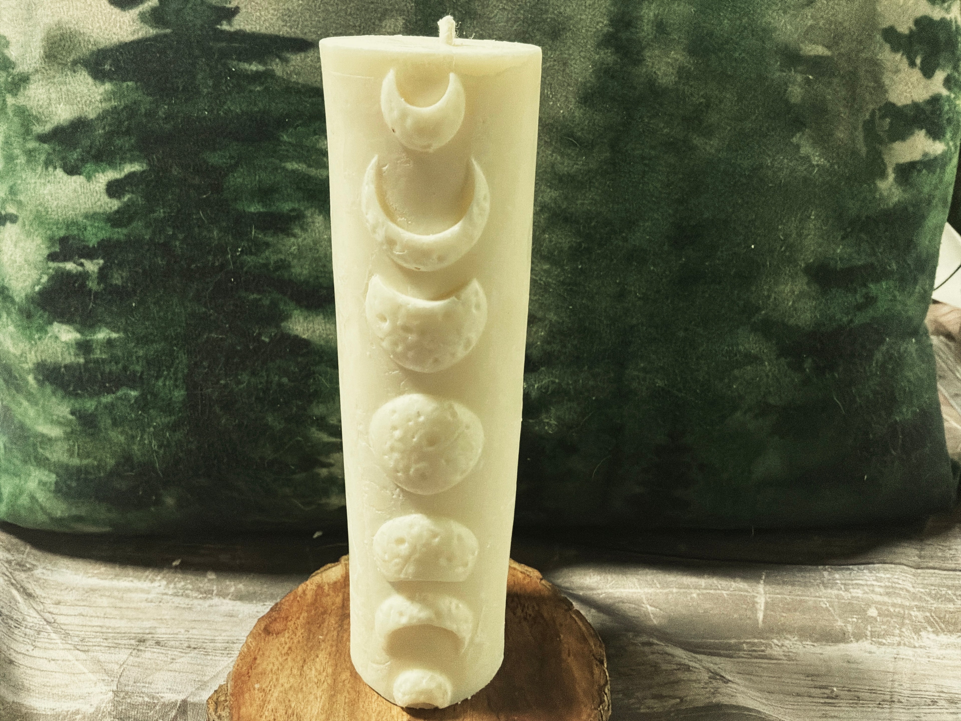 MOON Phase Pillar